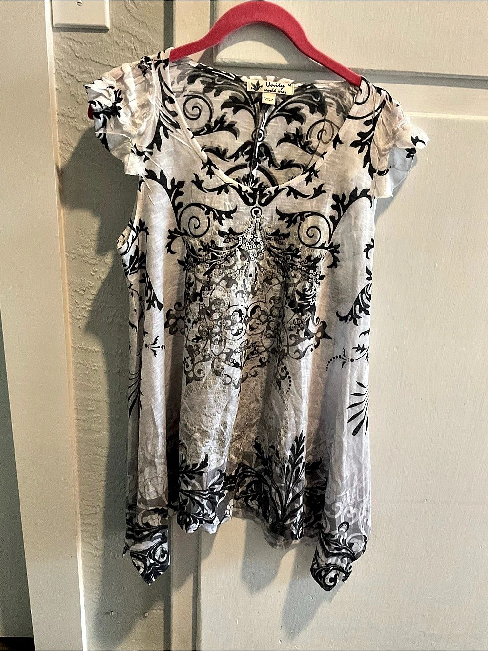 Unity World Wear Floral Print Tunic in White & Black Size Medium